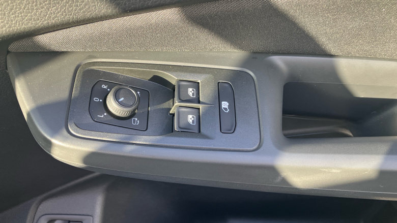 Ford Transit Connect 250 L2 Petrol 1.5 EcoBoost PHEV 150 Limited Van Auto